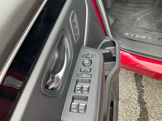Used 2025 Honda Pilot EX-L image 8