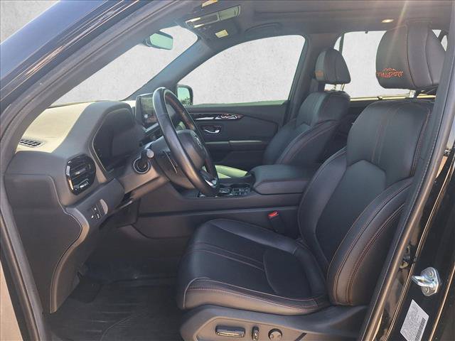 Used 2023 Honda Pilot TrailSport image 10