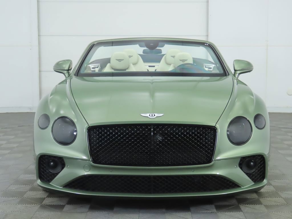 Used 2024 Bentley Continental GT image 2