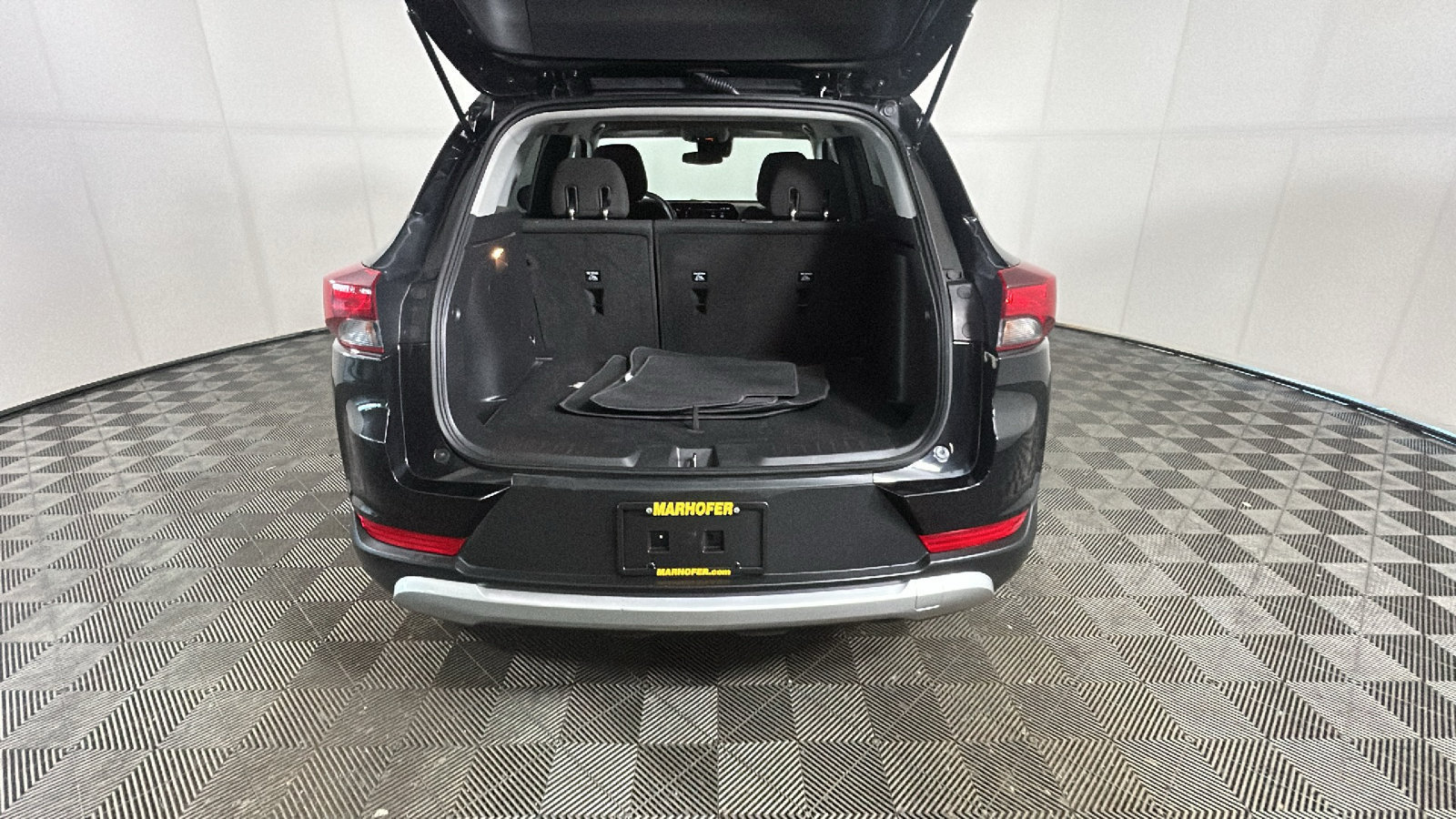 Used 2025 Chevrolet TrailBlazer LT AWD/4WD image 32