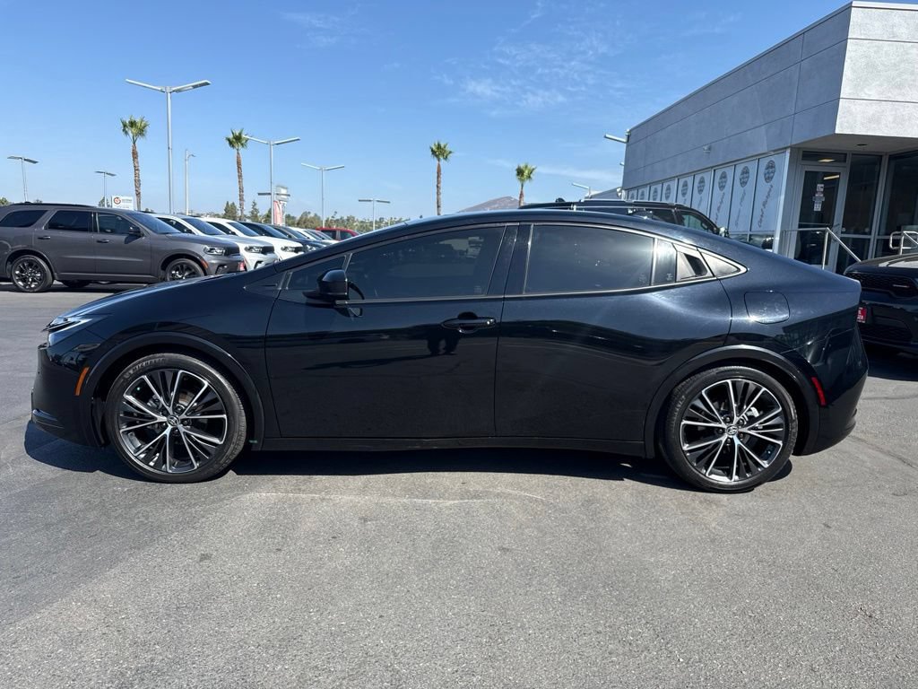 Used 2023 Toyota Prius XLE FWD image 4
