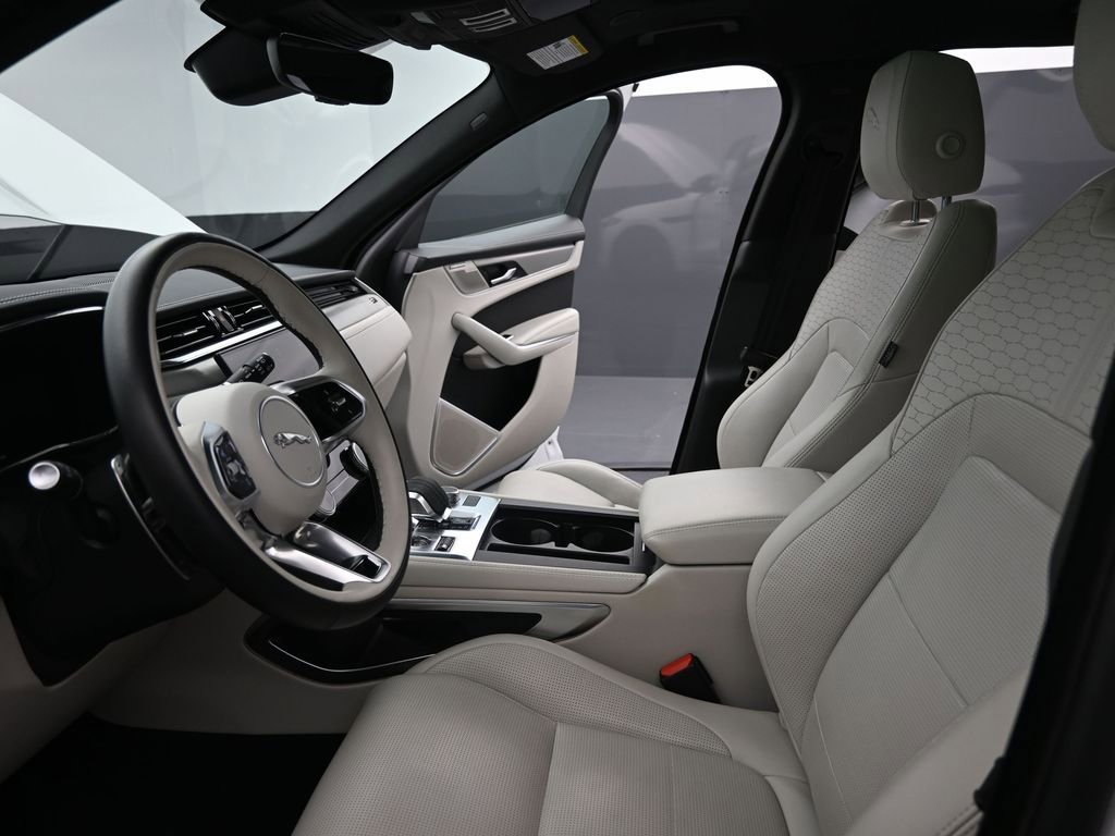 Certified 2025 Jaguar F-PACE R-Dynamic S image 21