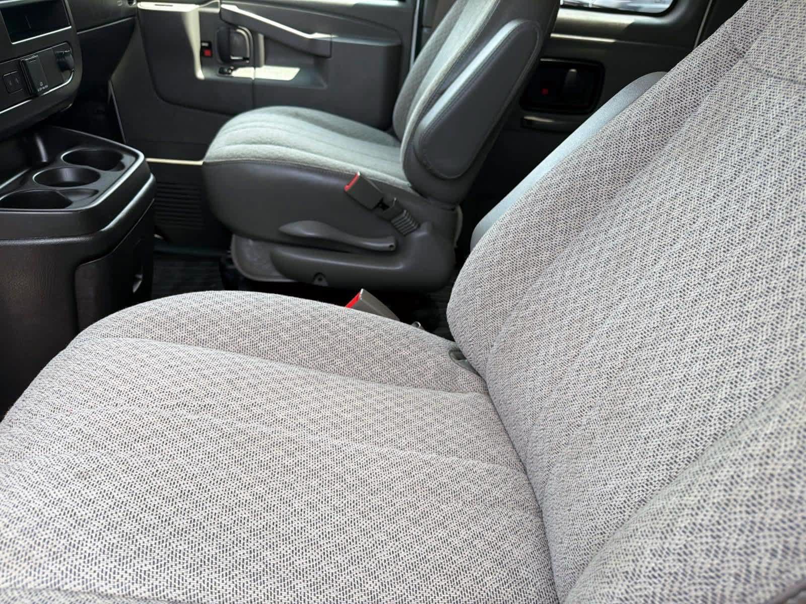 Used 2025 Chevrolet Express 2500 LT RWD image 12