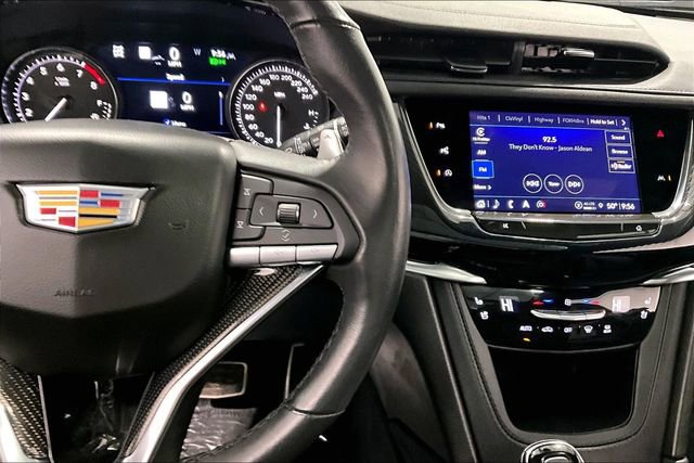 Used 2023 Cadillac XT6 Sport w/ Technology Package image 12