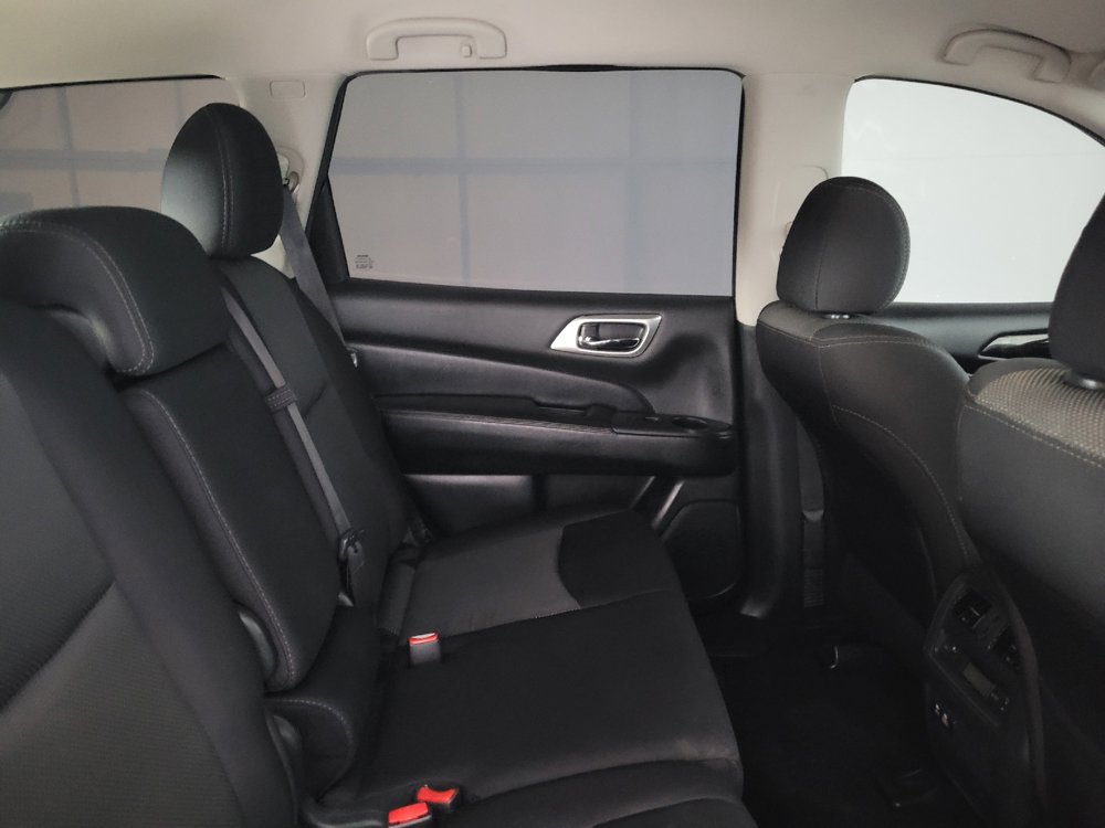 Used 2019 Nissan Pathfinder S FWD image 19