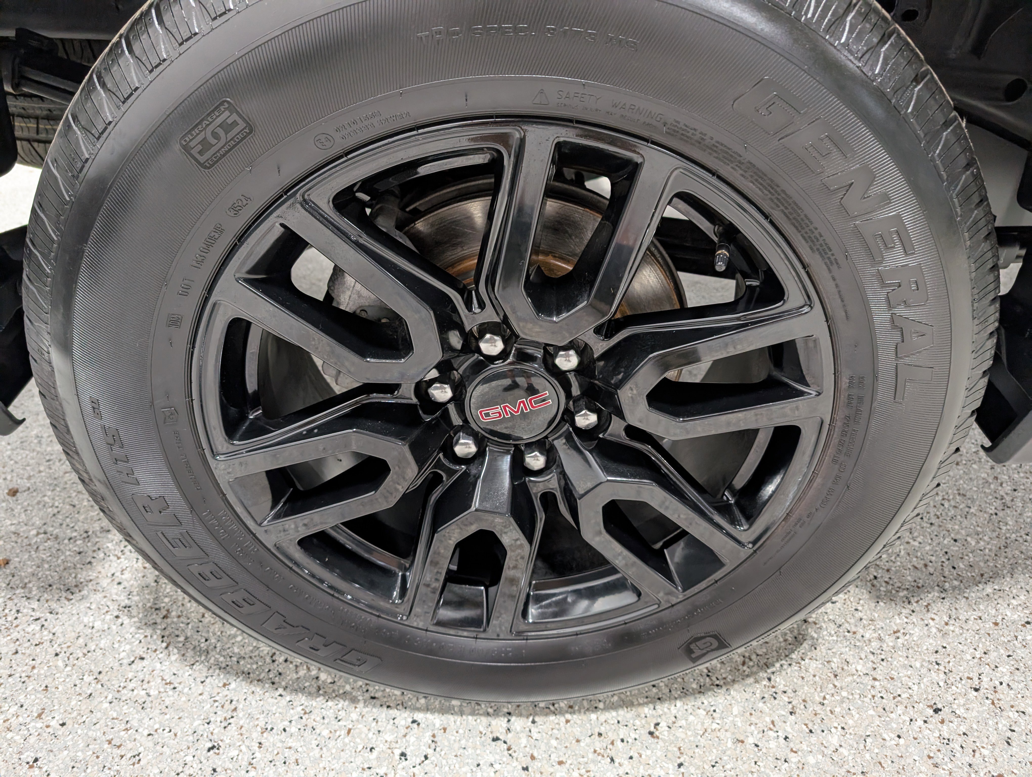 Used 2025 GMC Sierra 1500 Elevation image 12