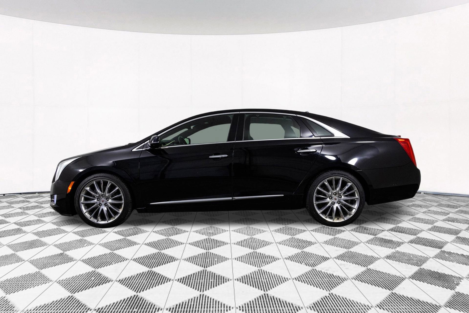 Used 2014 Cadillac XTS Platinum image 11