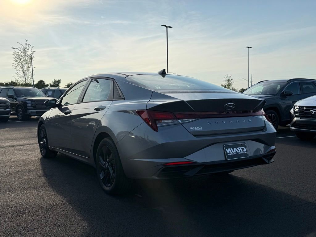 Used 2021 Hyundai Elantra SEL w/ Convenience Package FWD image 7