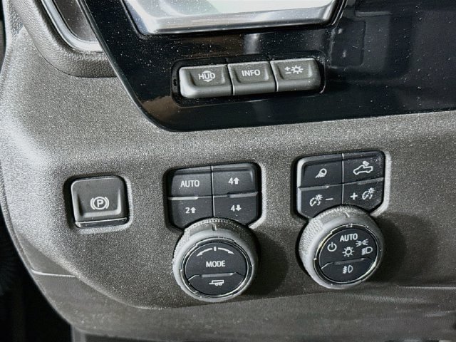Used 2024 Chevrolet Silverado 1500 High Country w/ Technology Package AWD/4WD image 11