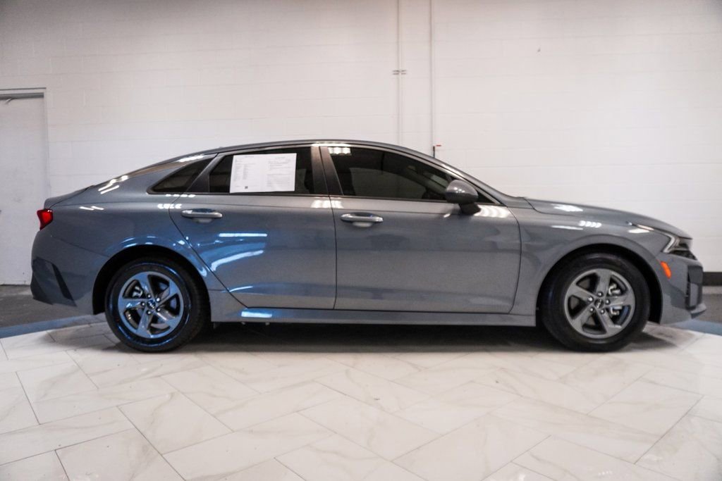 Used 2022 Kia K5 LX image 32