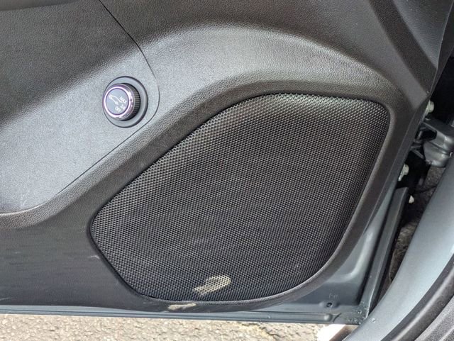 Used 2023 GMC Acadia SLE w/ Driver Convenience Package image 13