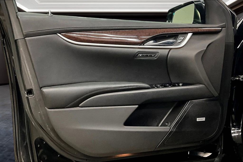 Used 2015 Cadillac XTS Luxury image 20