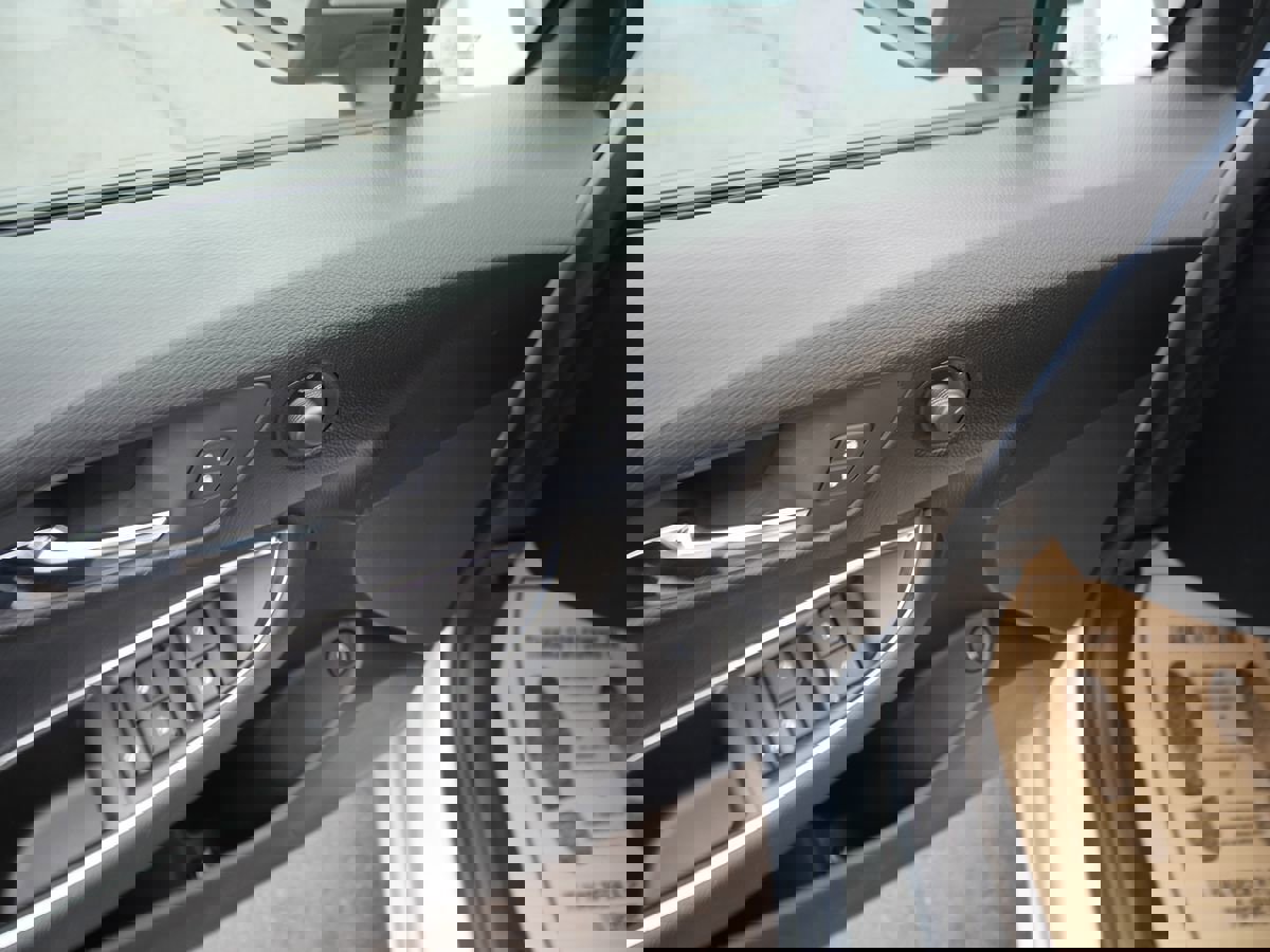 Used 2018 Chevrolet Cruze LS w/ LS Fleet Convenience Package image 16