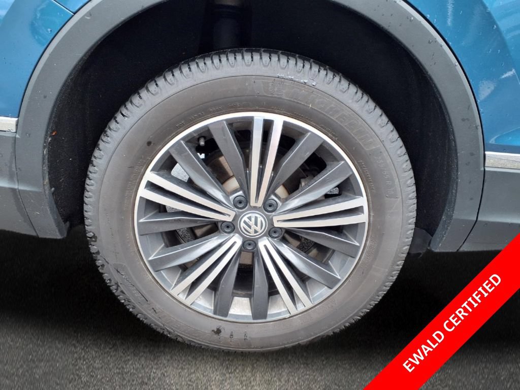 Used 2019 Volkswagen Tiguan SEL w/ 3rd Row Seat Package AWD/4WD image 29