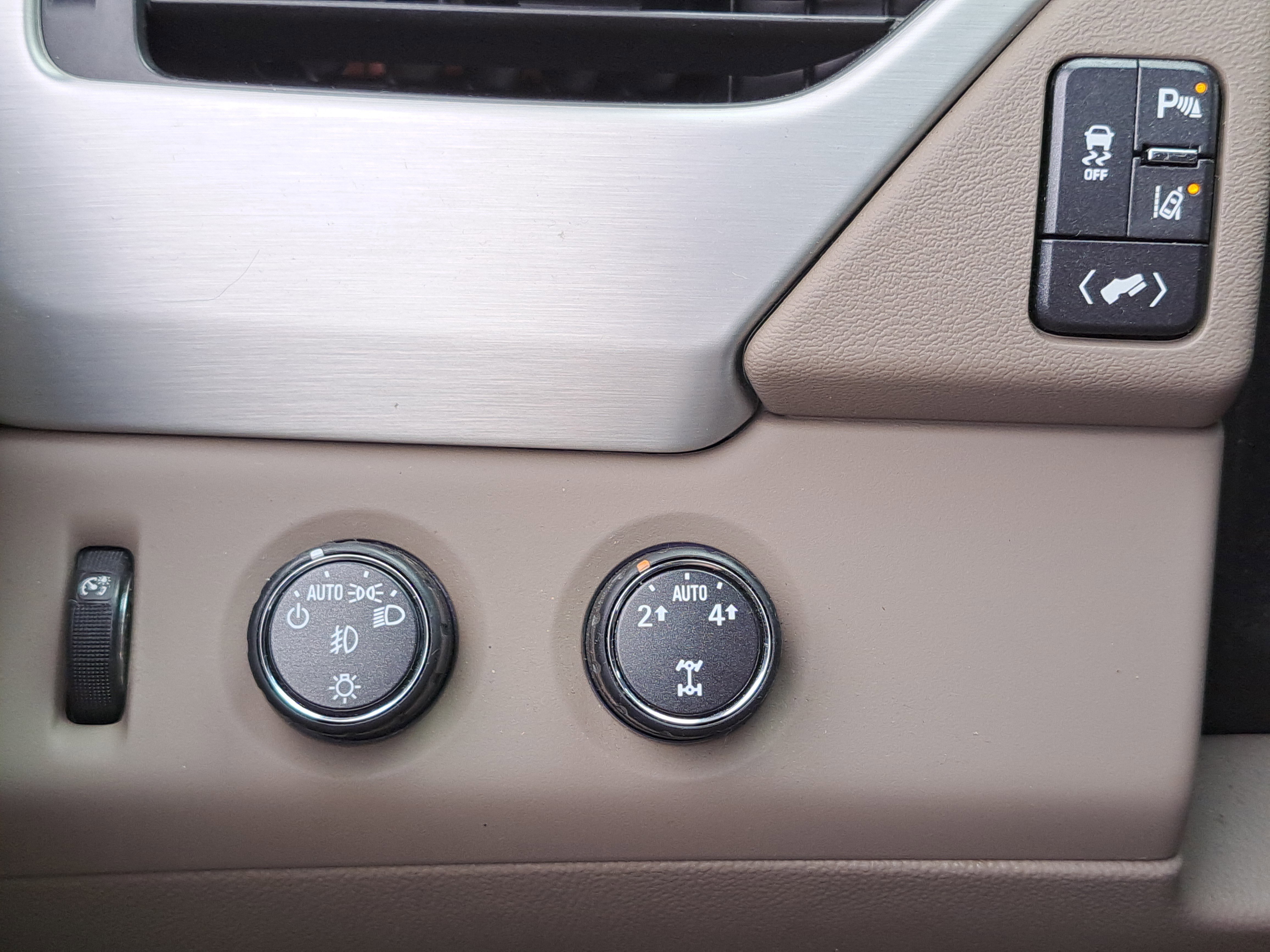 Used 2015 GMC Yukon XL SLT w/ Open Road Package image 21