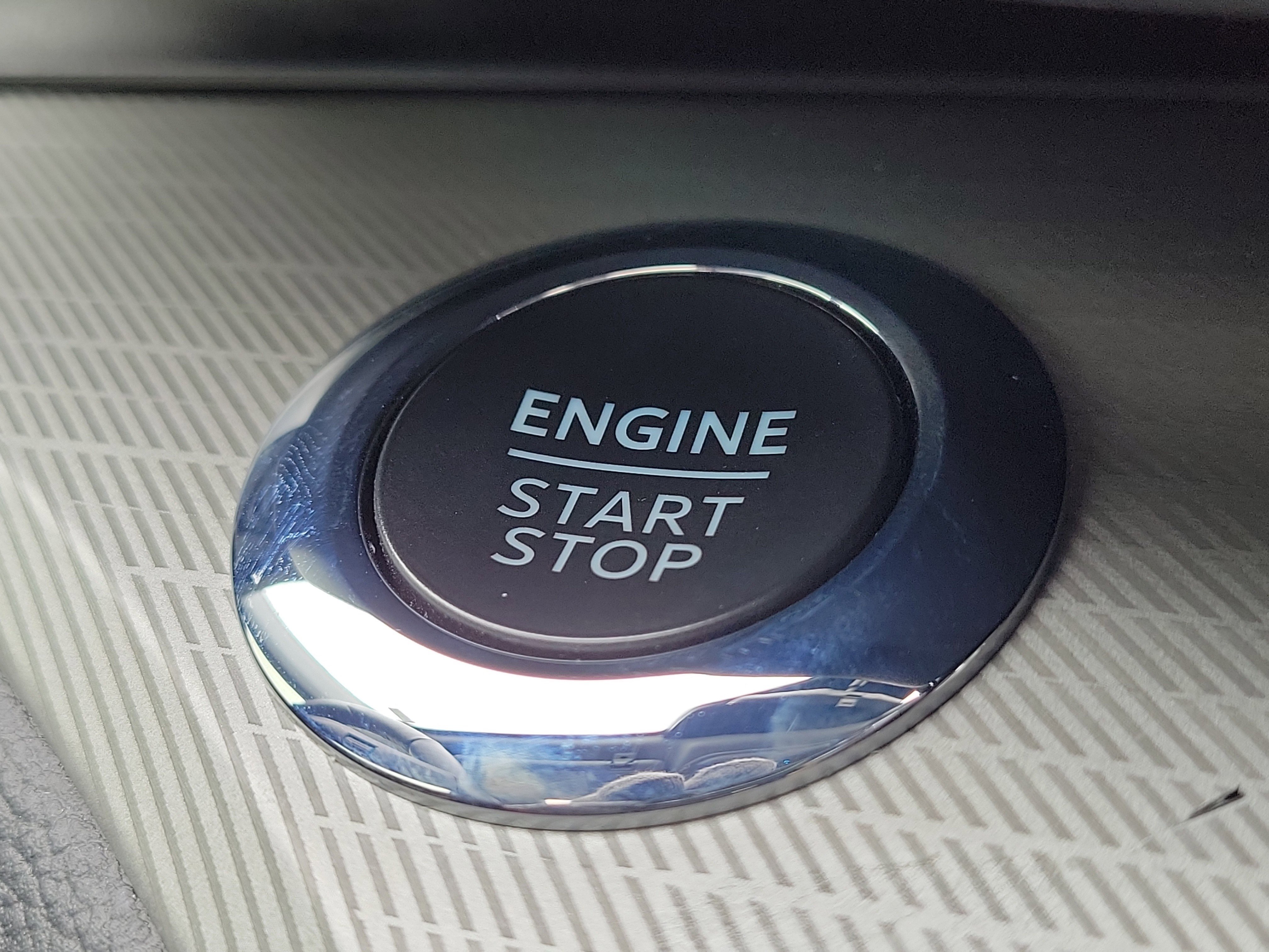 Used 2022 Ford Explorer XLT w/ Equipment Group 202A image 31