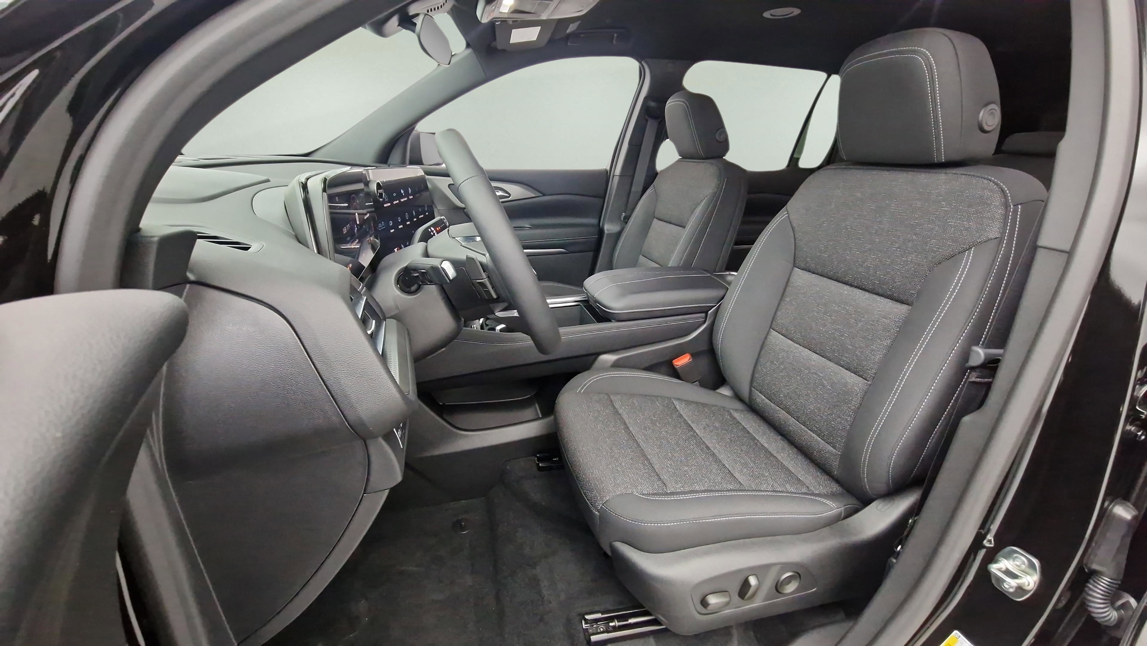 New 2026 Chevrolet Traverse LT w/ LPO, Floor Liner Package image 15