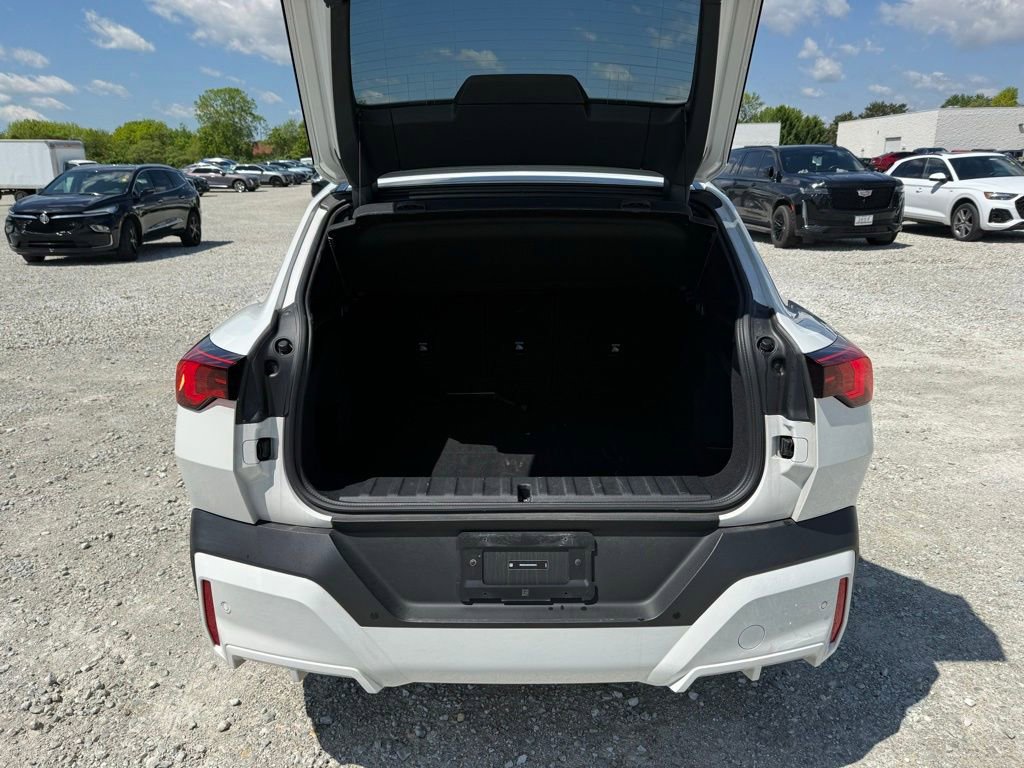Used 2025 BMW X2 xDrive28i AWD/4WD image 13