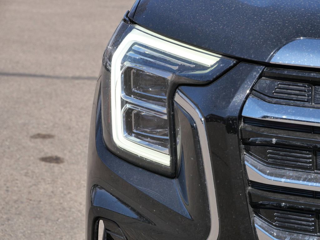 Used 2025 GMC Terrain Elevation image 3