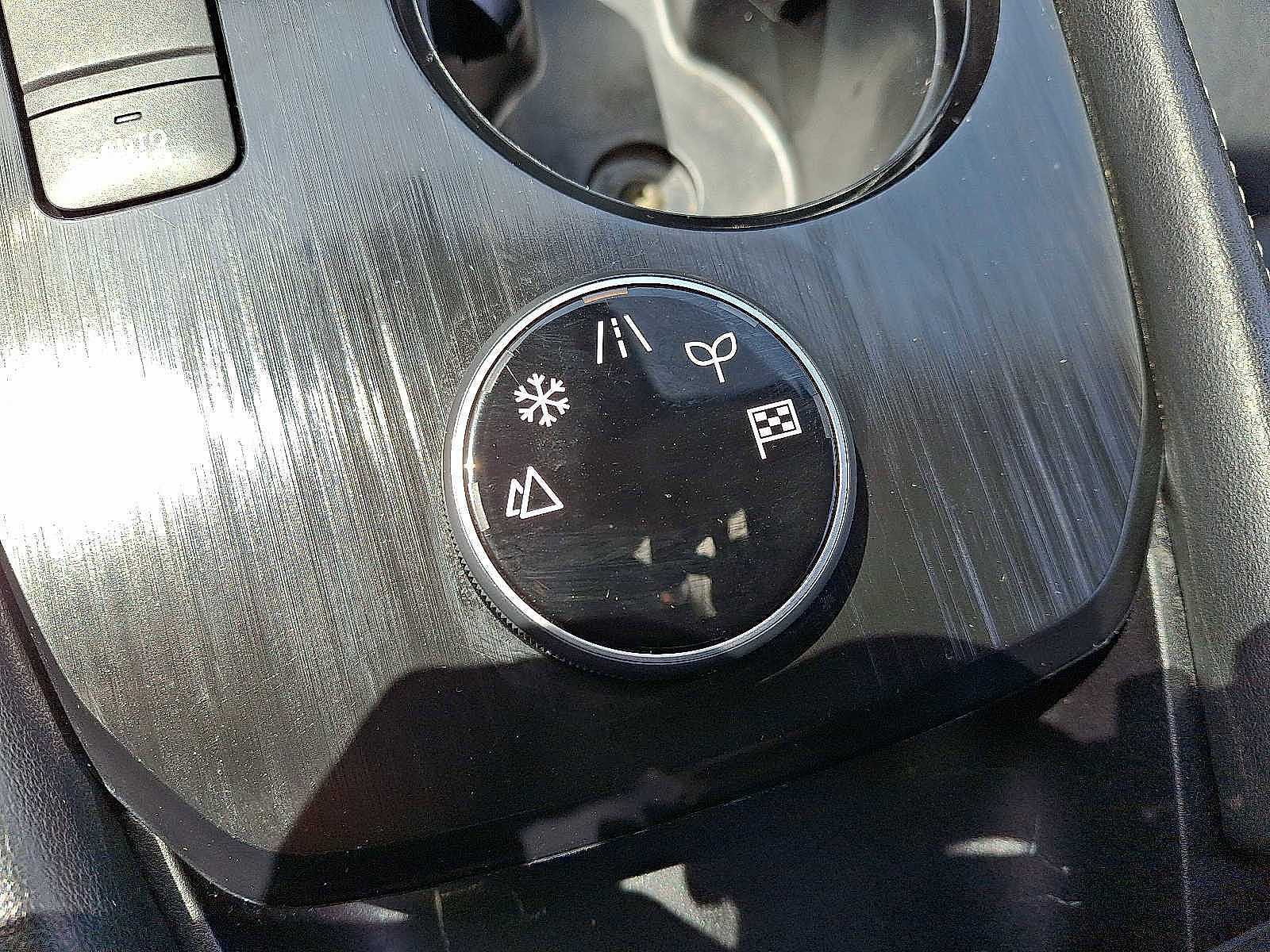 Used 2022 Nissan Rogue SL w/ SL Premium Package image 24