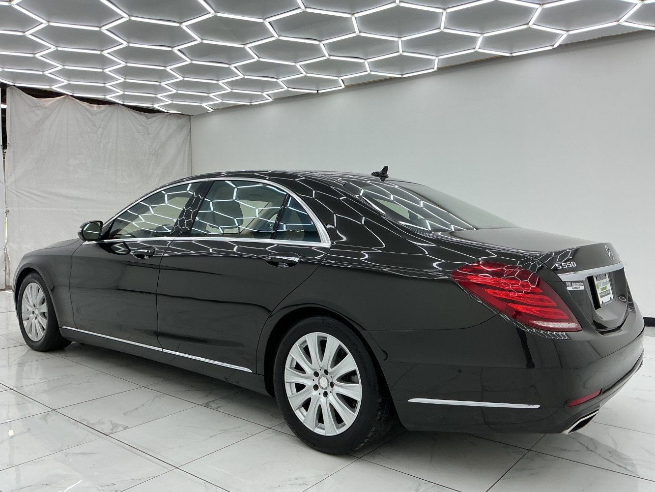 Used 2015 Mercedes-Benz S 550 4MATIC Sedan image 11