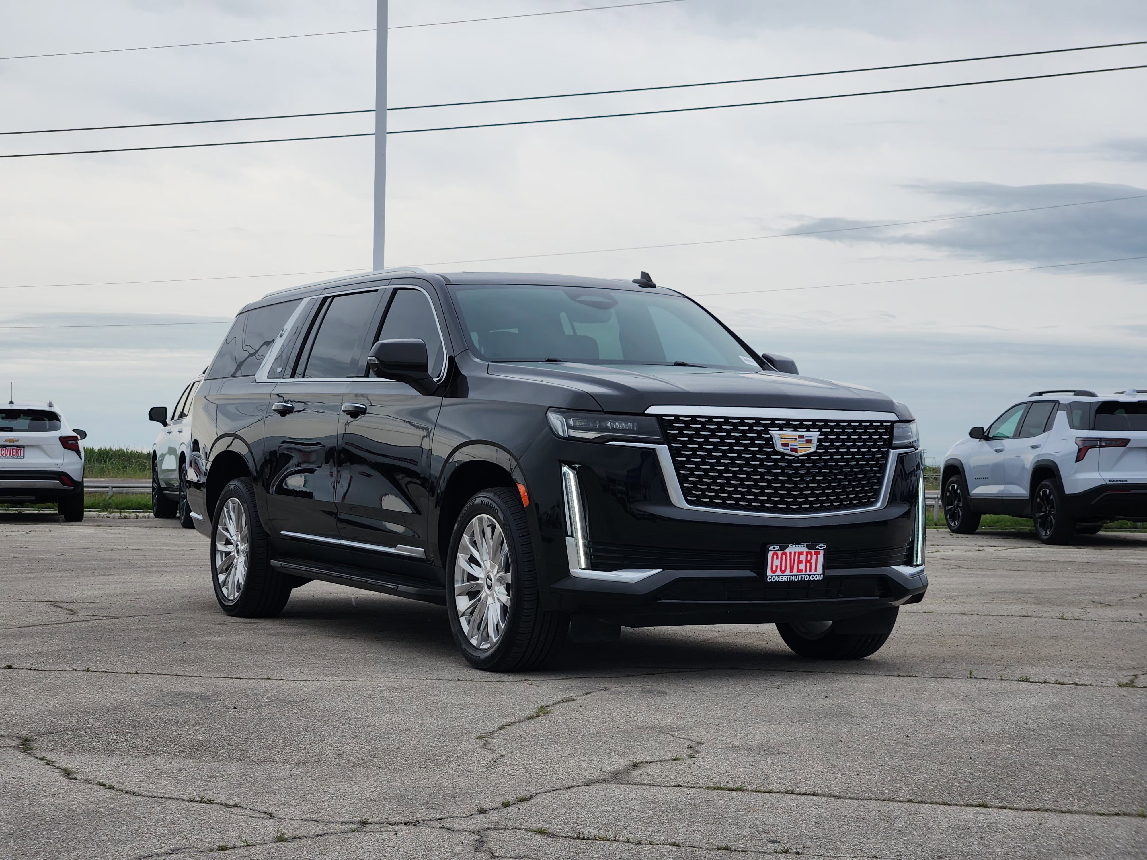 Used 2023 Cadillac Escalade ESV Premium Luxury AWD/4WD image 3