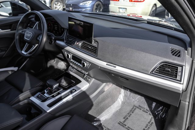 Used 2024 Audi Q5 2.0T Premium w/ Summer of Audi Package image 24