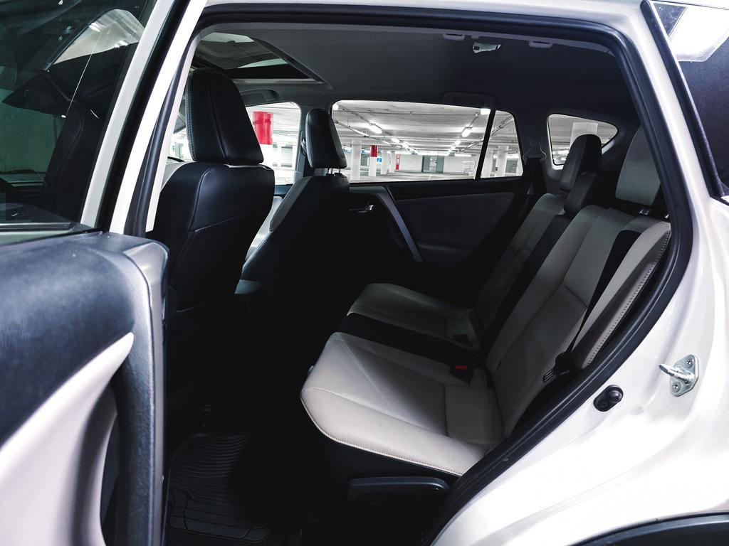 Used 2016 Toyota RAV4 Limited image 21