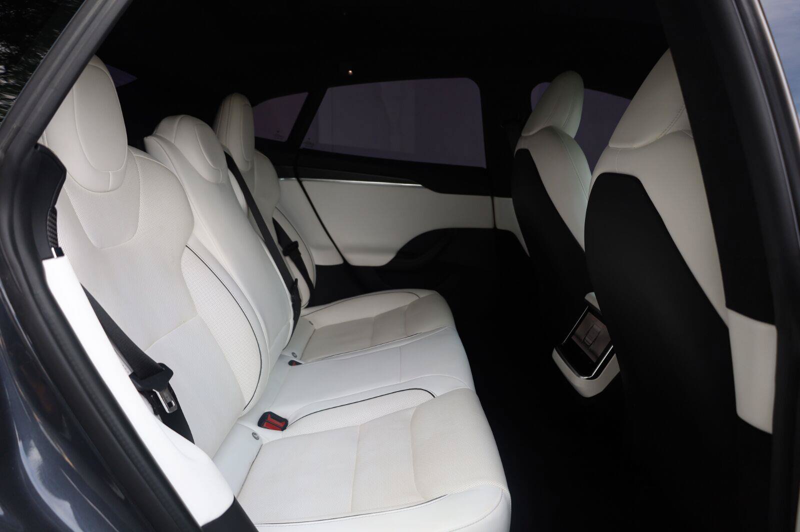 Used 2022 Tesla Model S Plaid AWD/4WD image 19