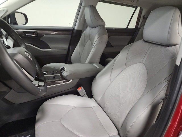 Used 2024 Toyota Highlander Platinum image 22