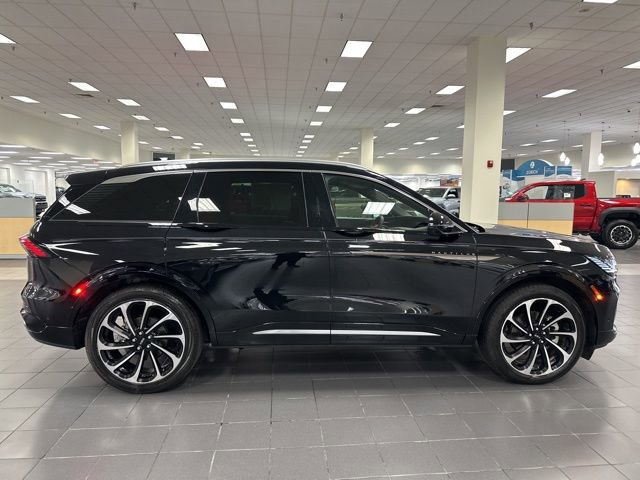 Used 2024 Lincoln Nautilus Black Label image 9