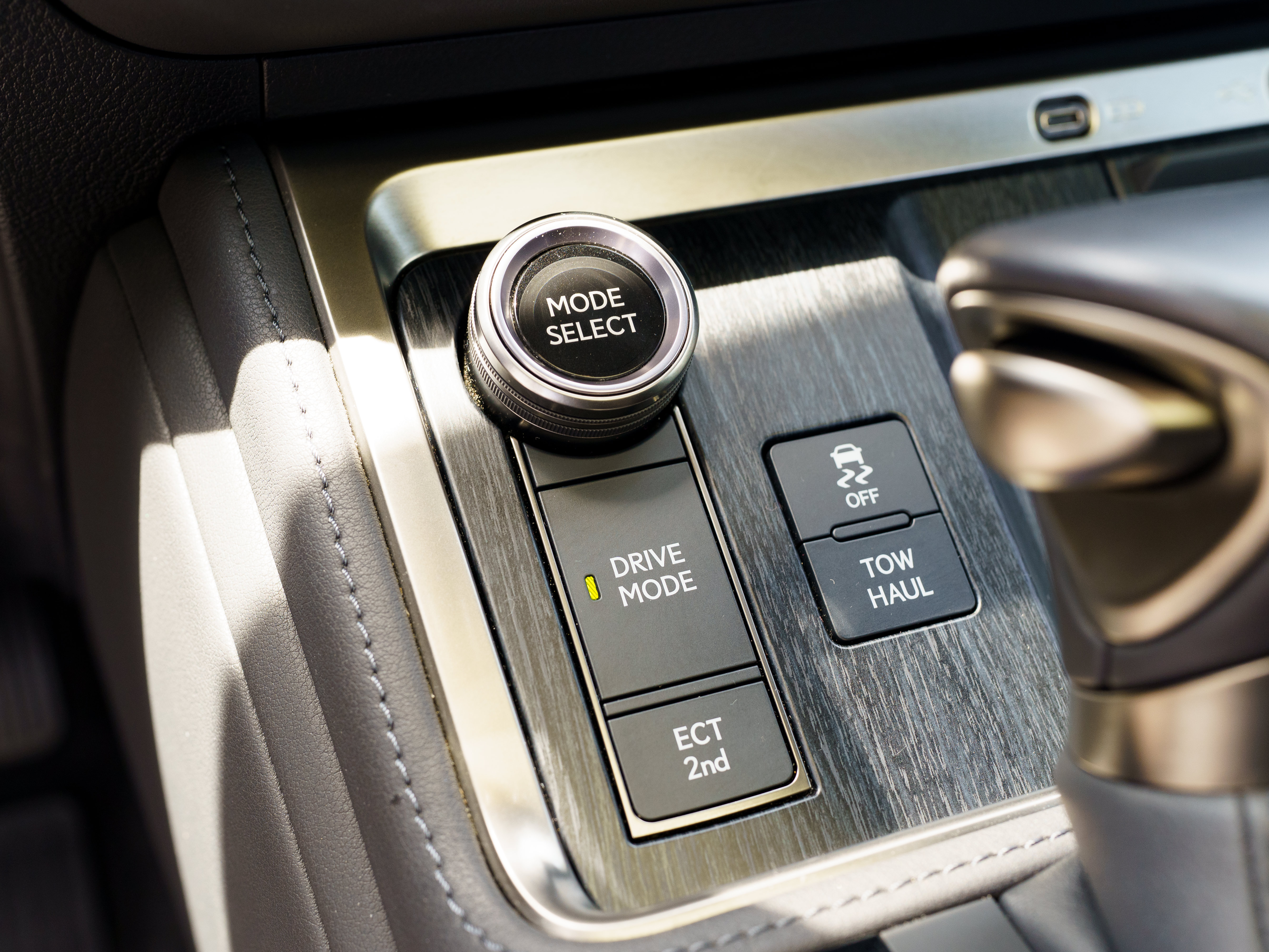 Used 2024 Lexus GX 550 w/ Accessory Package (2T) AWD/4WD image 39