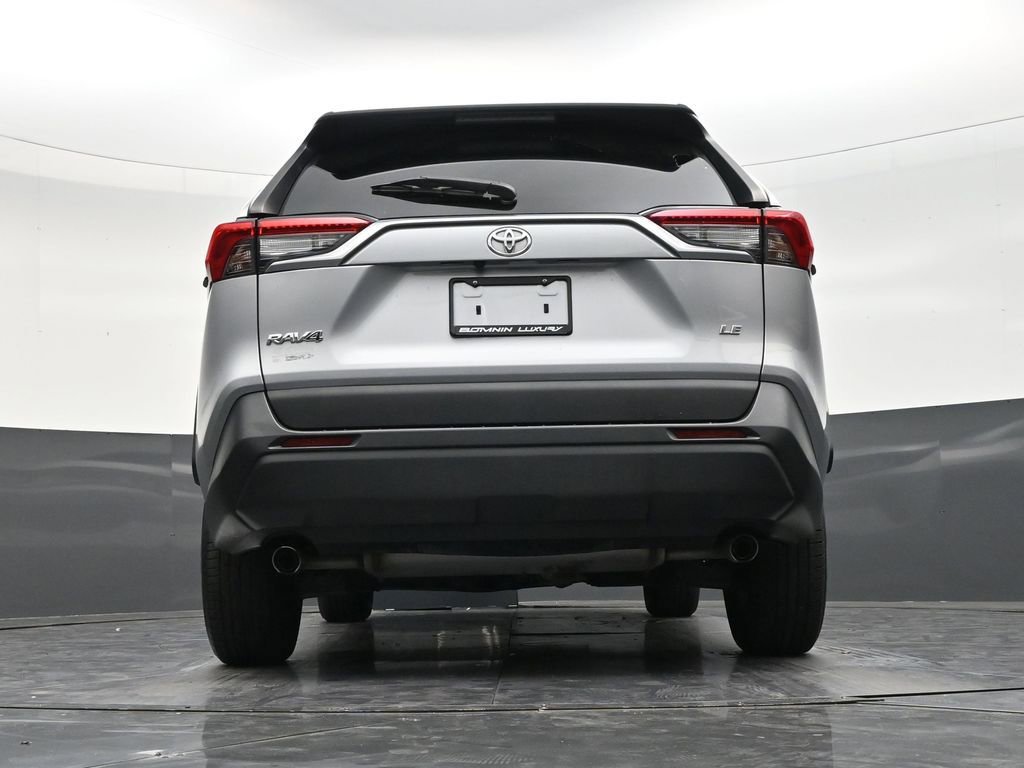 Used 2020 Toyota RAV4 LE FWD image 23