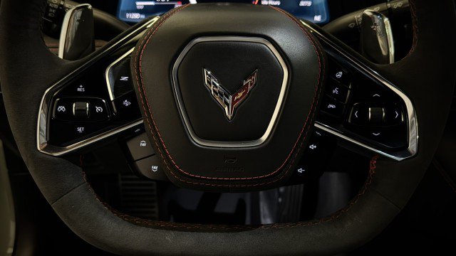 Used 2024 Chevrolet Corvette Stingray Premium Cpe w/ Z51 Performance Package RWD image 9