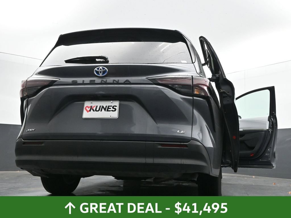 Used 2025 Toyota Sienna LE image 72