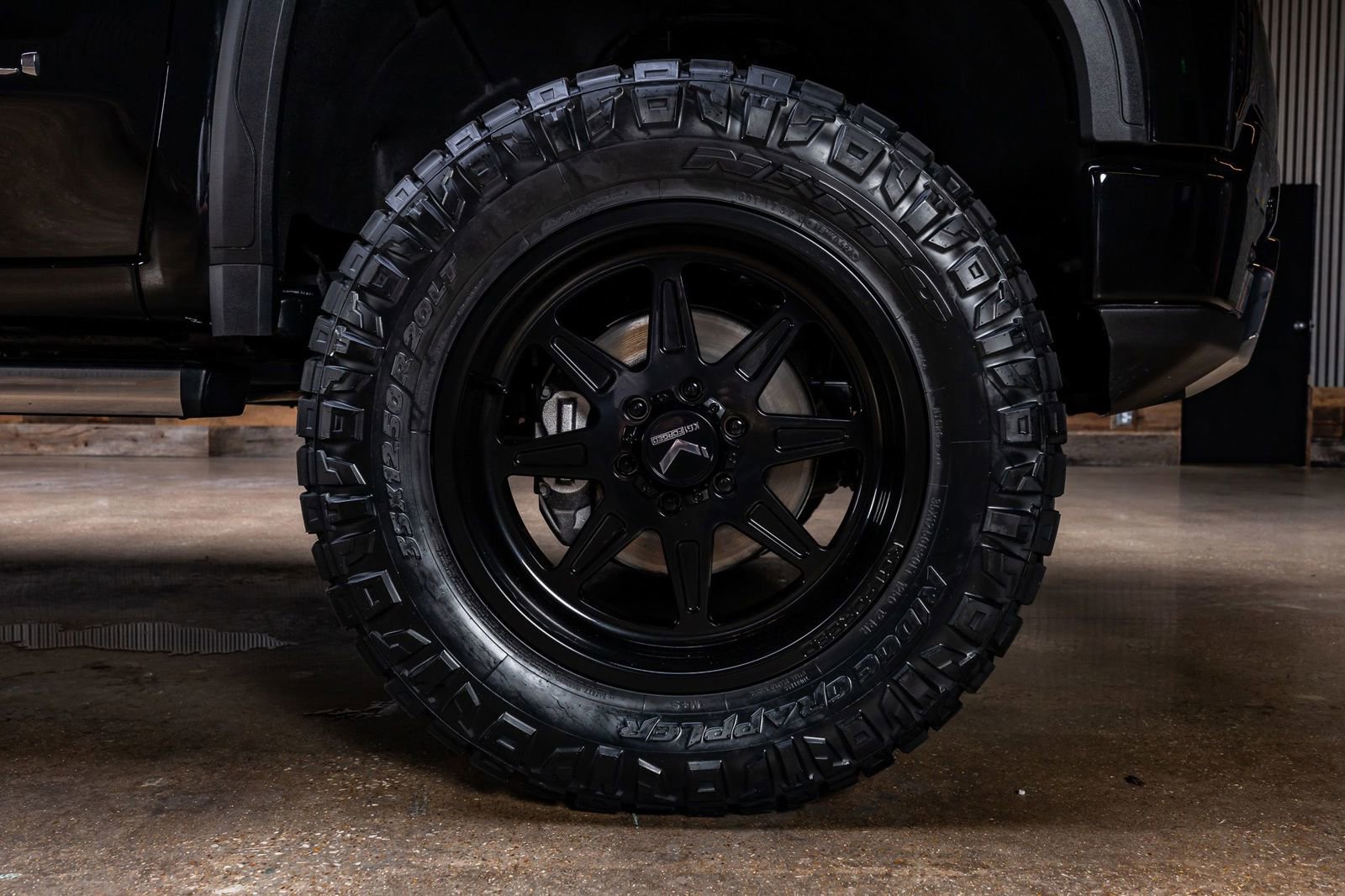 Used 2025 GMC Sierra 1500 Denali AWD/4WD image 12
