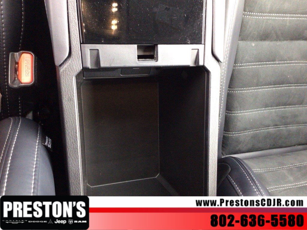 Used 2025 Mitsubishi Outlander SE AWD/4WD image 24