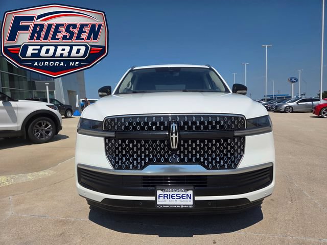 Used 2025 Lincoln Navigator L Reserve AWD/4WD image 2