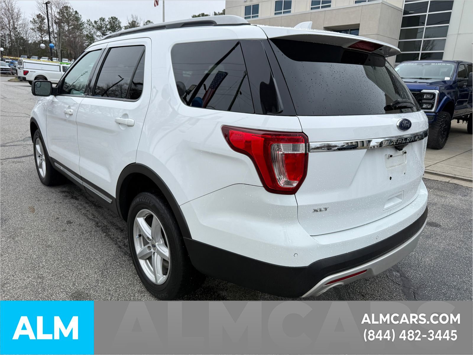 Used 2016 Ford Explorer XLT image 11