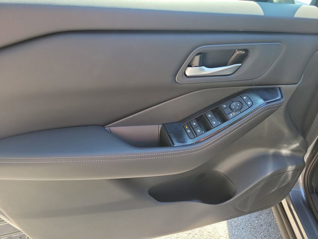 New 2026 Nissan Rogue SV image 21