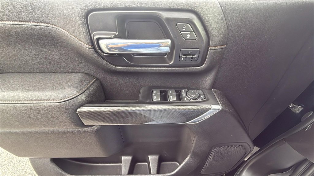 Used 2022 GMC Sierra 2500 AT4 image 25