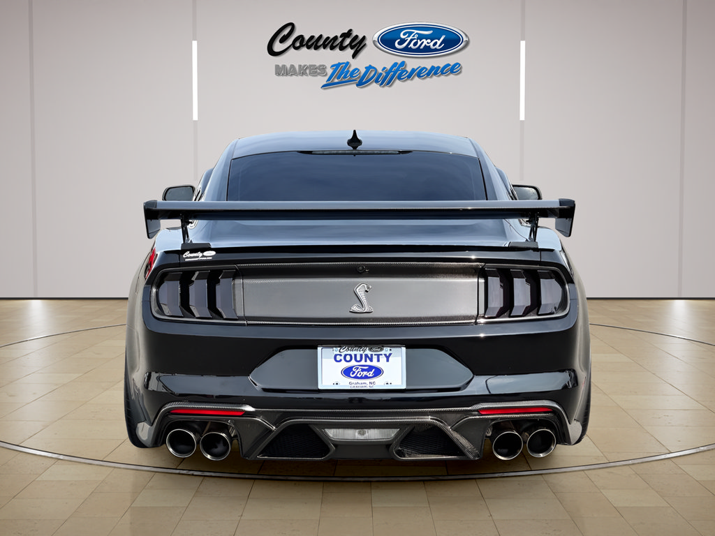 Used 2020 Ford Mustang Shelby GT500 w/ Carbon Fiber Track Pack RWD image 11