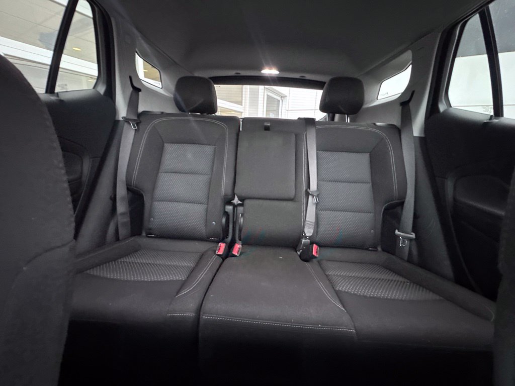 Used 2024 GMC Terrain SLE w/ Driver Convenience Package FWD image 29