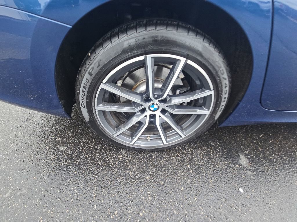 Used 2022 BMW 330i xDrive Sedan AWD/4WD image 11
