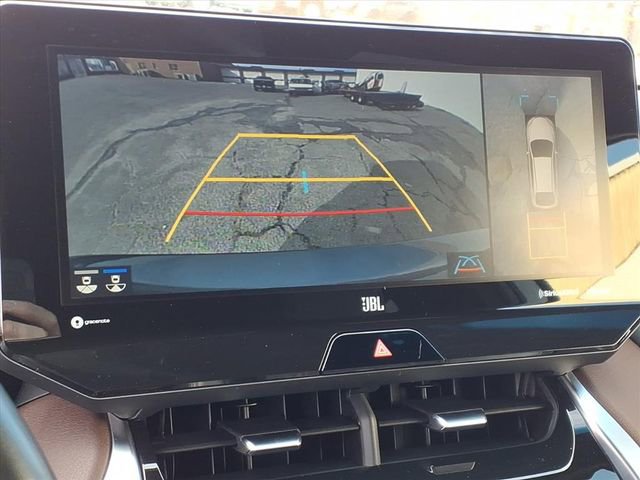 Used 2021 Toyota Venza Limited w/ Carpet Mat Package (TMS) image 24