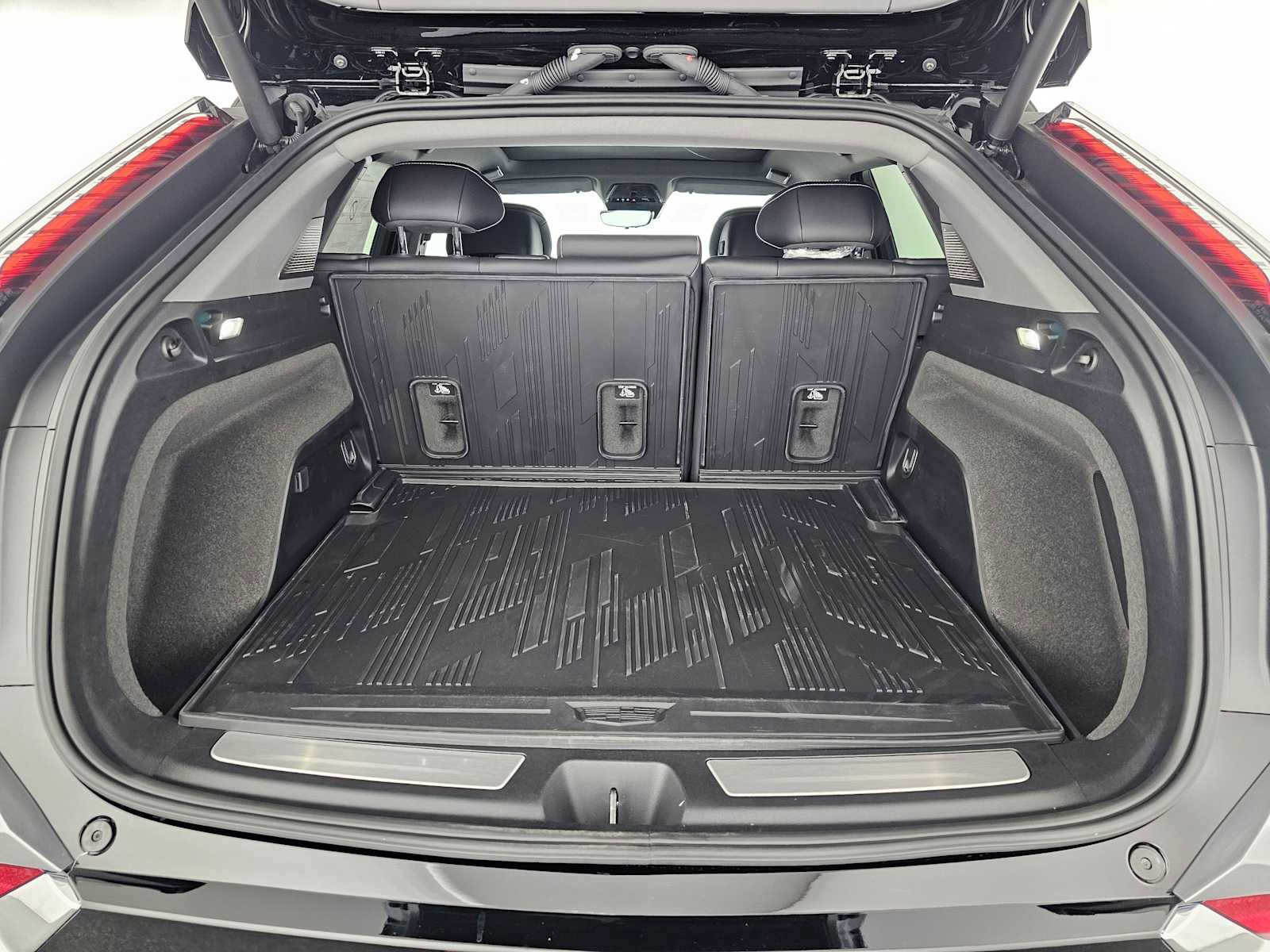 New 2026 Cadillac Optiq Luxury 1 image 14