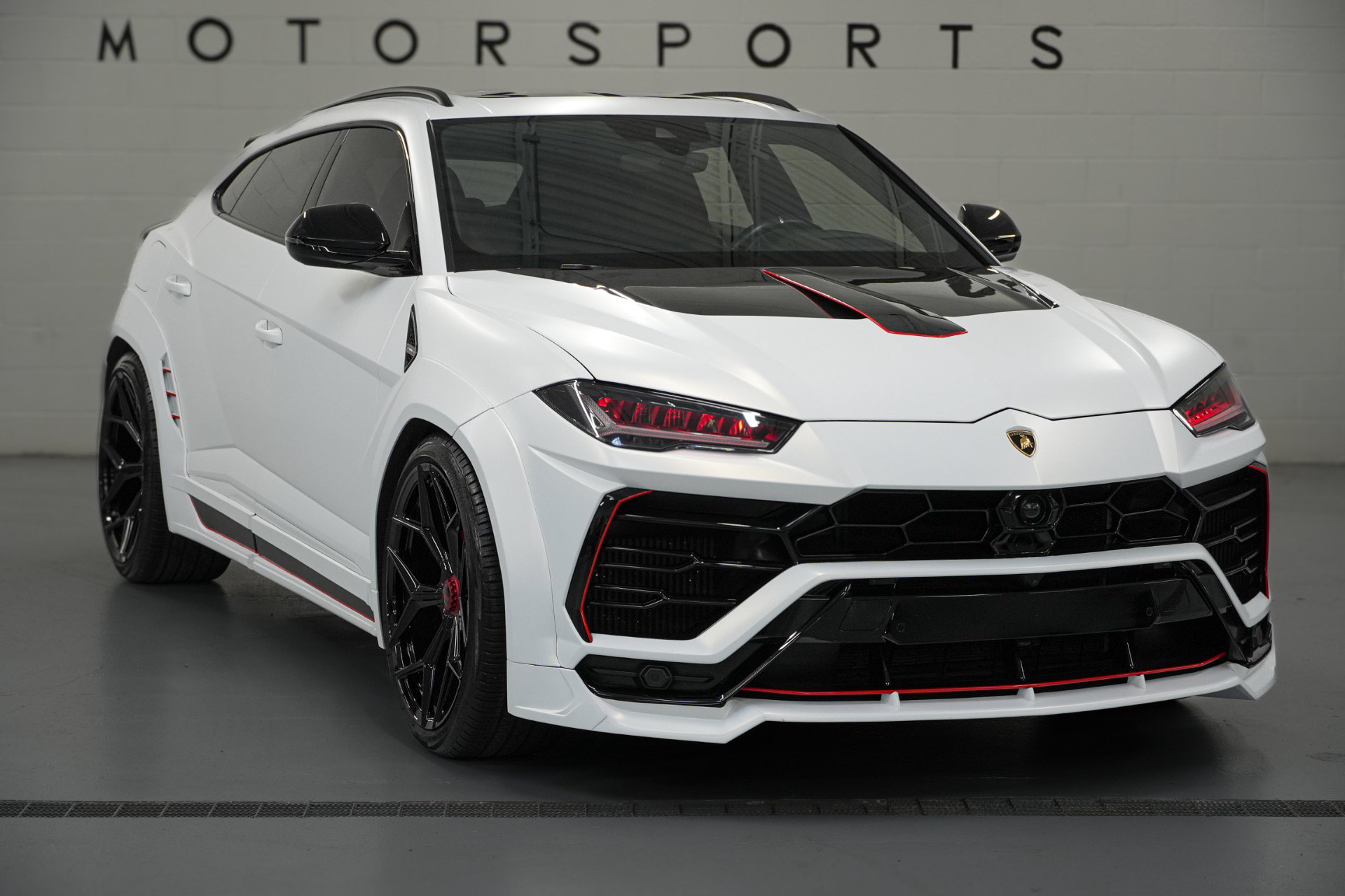Used 2020 Lamborghini Urus AWD/4WD image 15