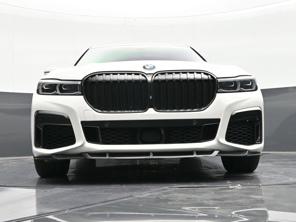 Used 2021 BMW 750i xDrive w/ M Sport Package image 27