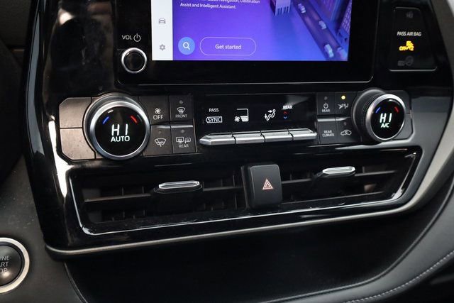 Used 2024 Toyota Highlander LE image 19