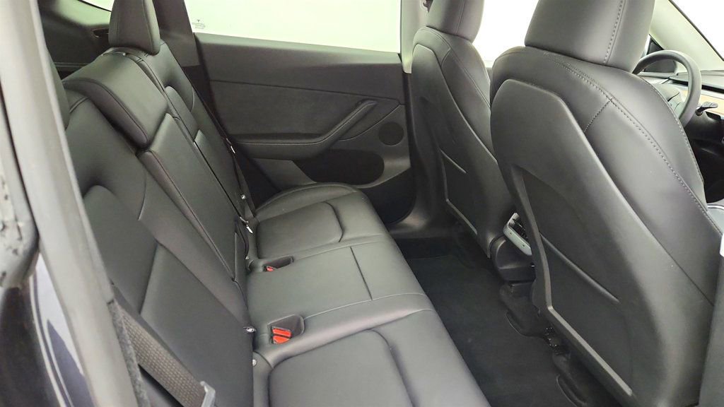 Used 2025 Tesla Model Y Long Range image 27
